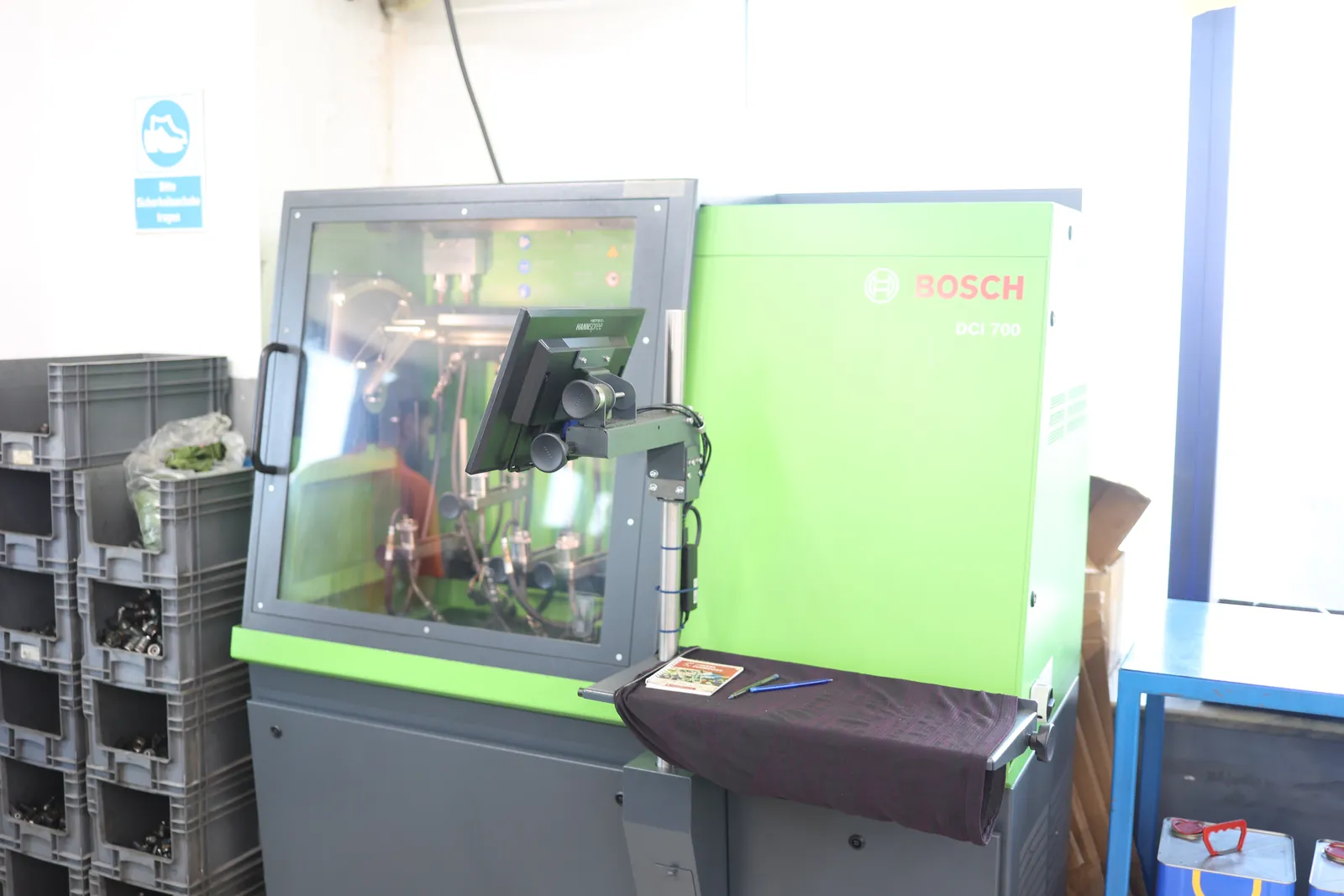 Test alanında Bosch DCI 700 enjektör test tezgâhı